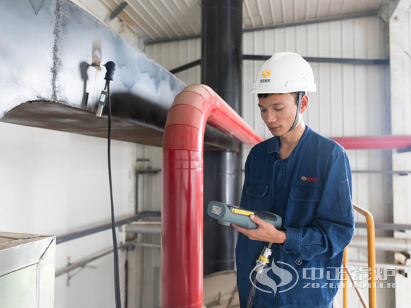 中正服務(wù)人員使用煙氣分析儀進(jìn)行檢測